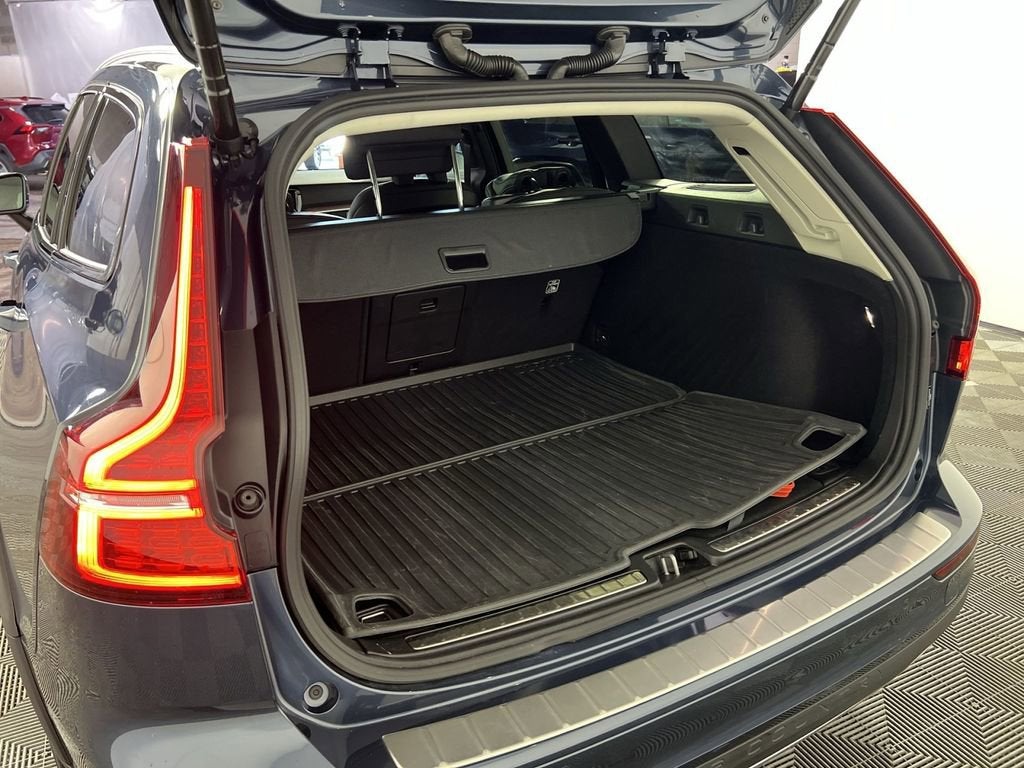 2024 Volvo V60 Cross Country B5 Plus