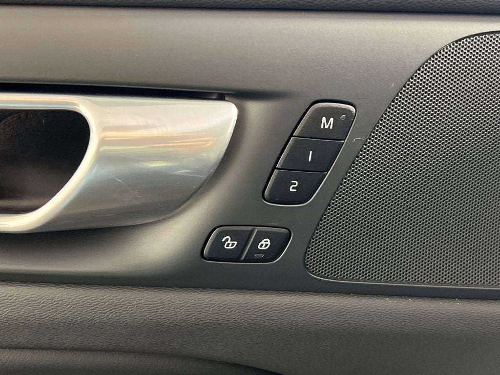 2024 Volvo V60 Cross Country B5 Plus