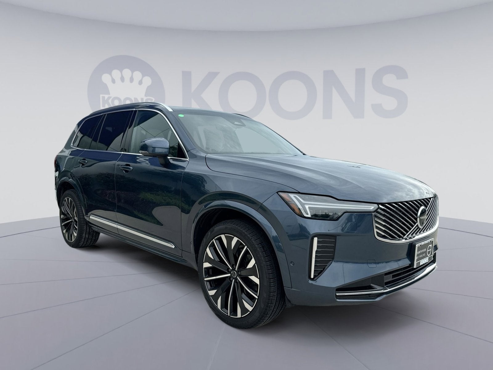2025 Volvo XC90 B5 Plus