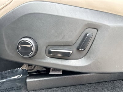 2025 Volvo XC90 B5 Plus