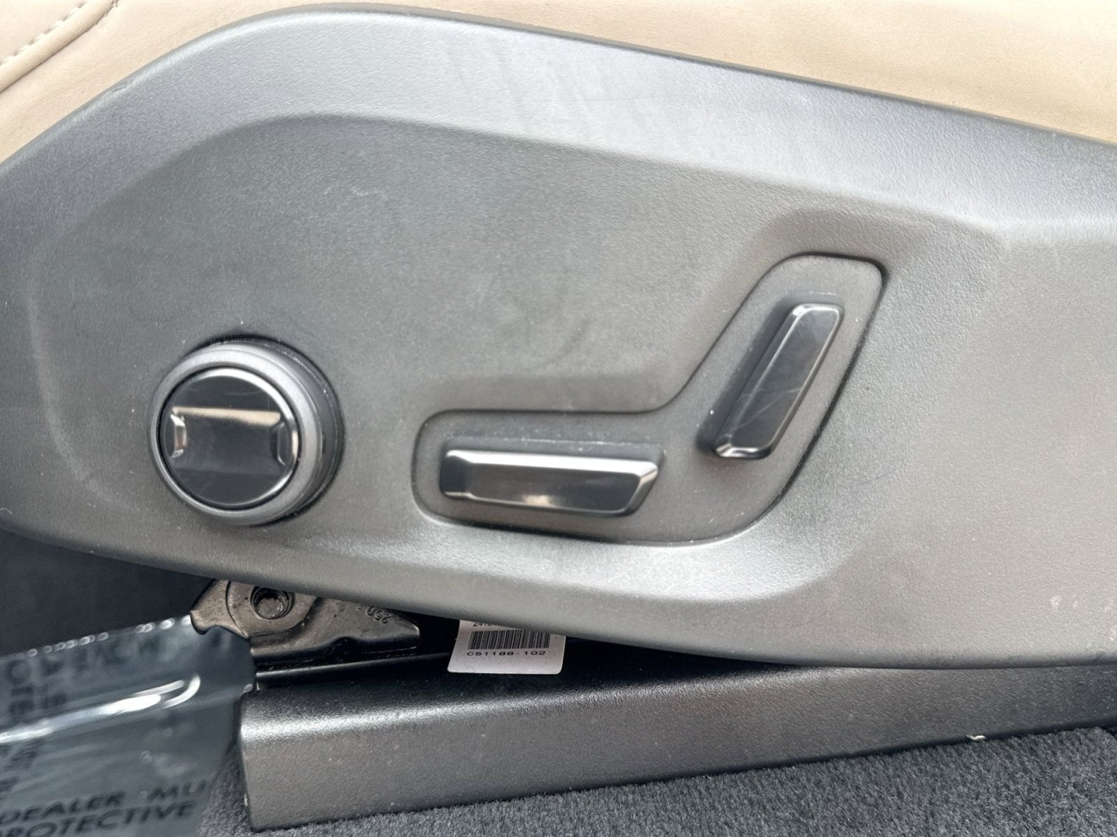 2025 Volvo XC90 B5 Plus