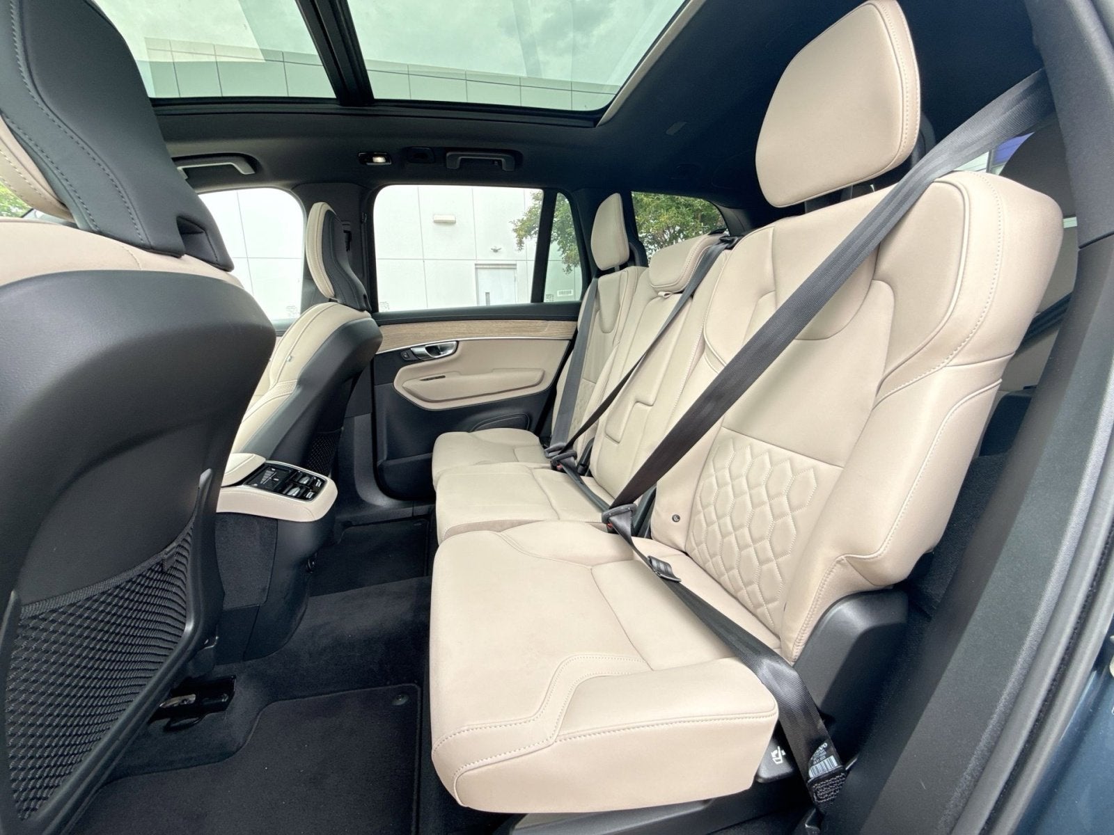 2025 Volvo XC90 B5 Plus