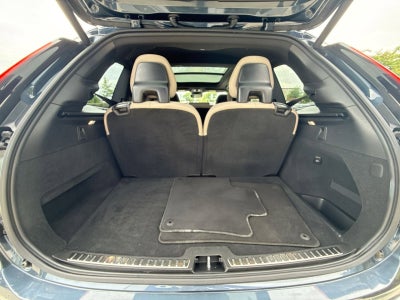 2025 Volvo XC90 B5 Plus
