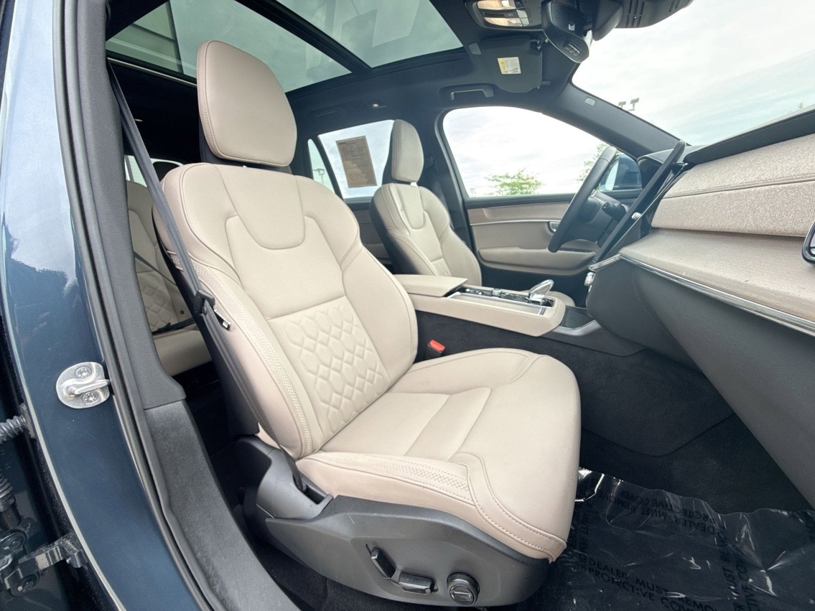 2025 Volvo XC90 B5 Plus