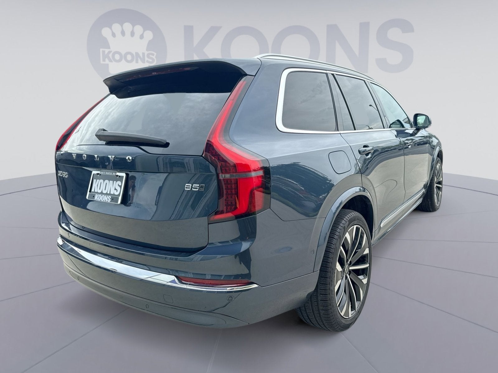 2025 Volvo XC90 B5 Plus