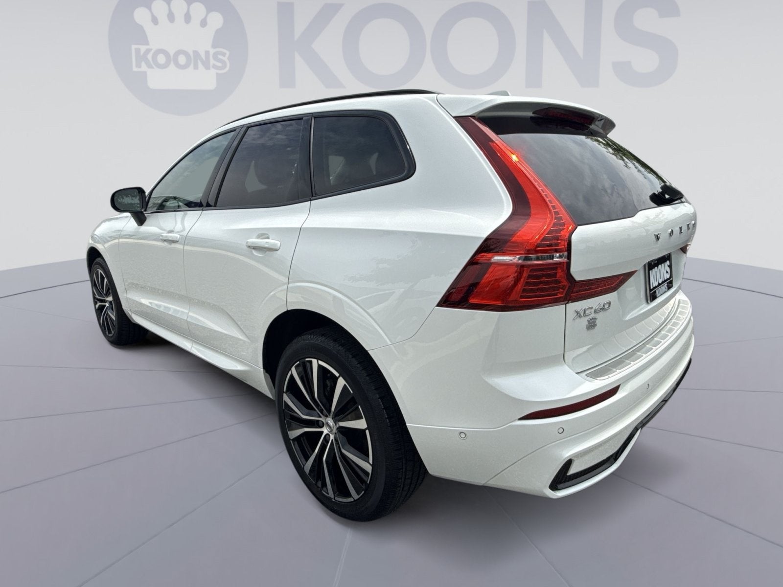 2025 Volvo XC60 B5 Plus