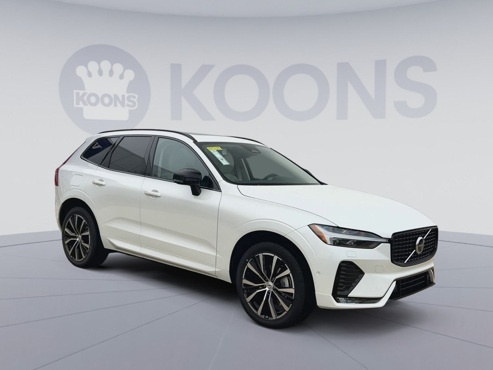 2025 Volvo XC60 B5 Plus