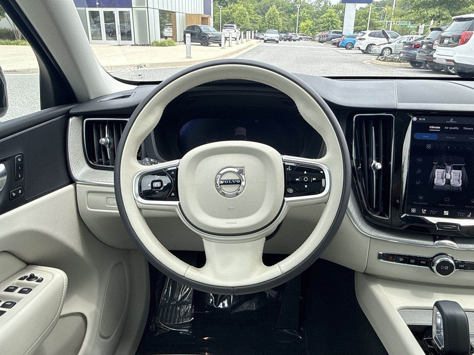 2025 Volvo XC60 B5 Plus