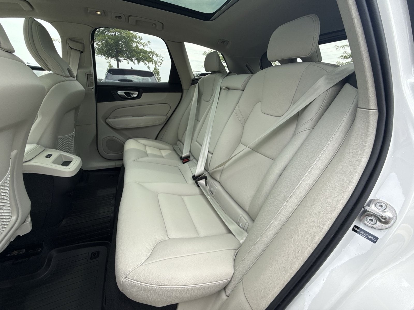 2025 Volvo XC60 B5 Plus
