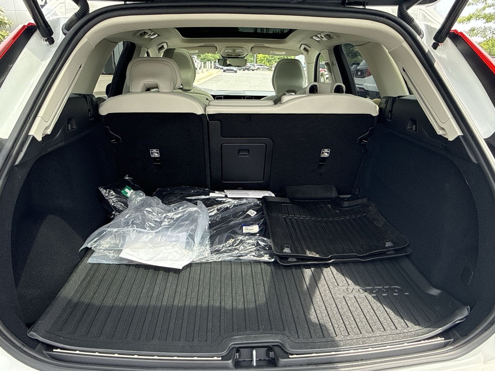 2025 Volvo XC60 B5 Plus