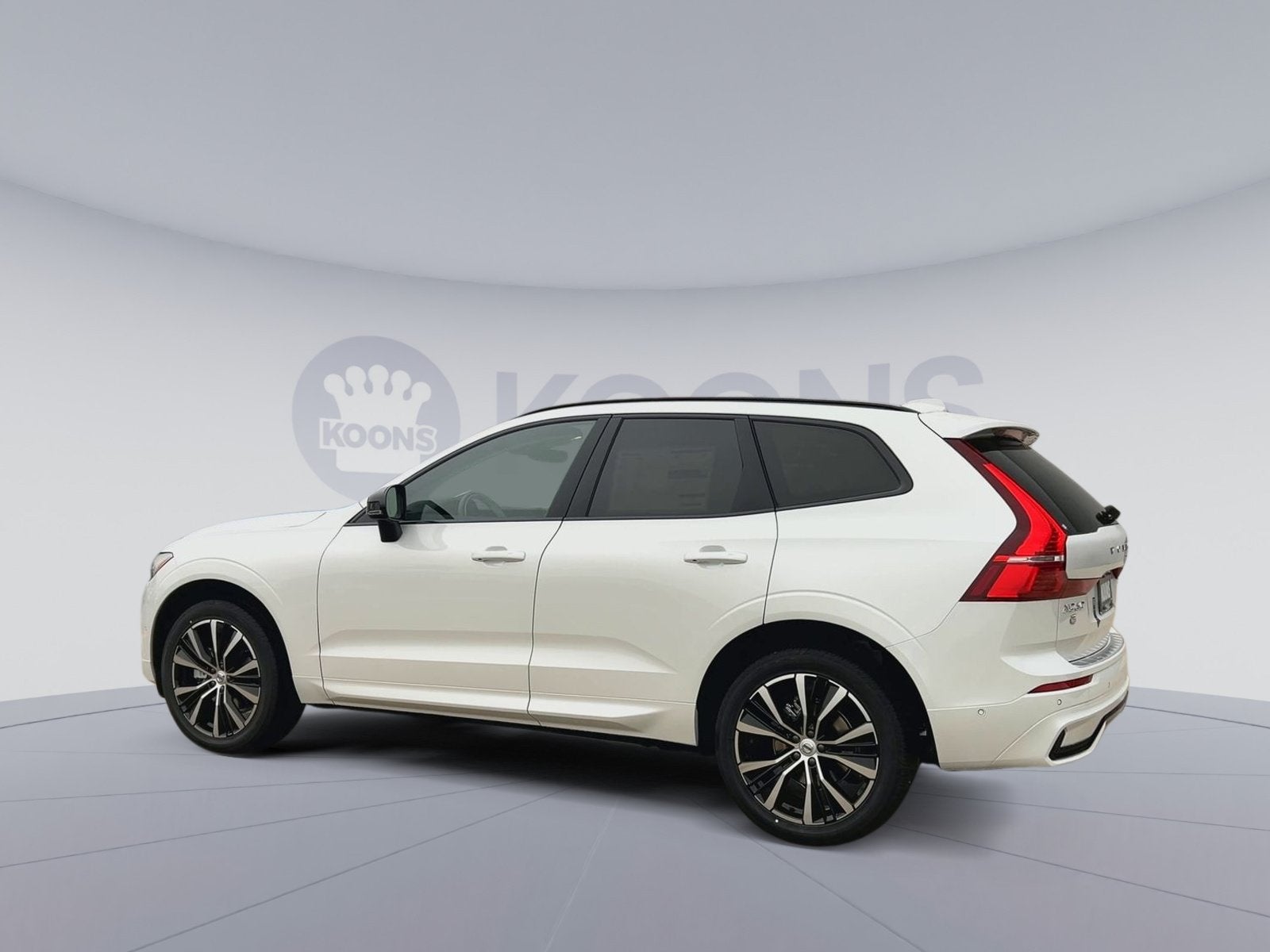 2025 Volvo XC60 B5 Plus