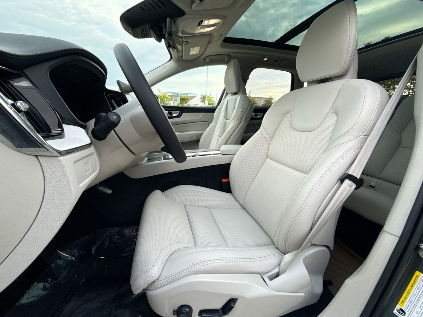 2026 Volvo XC60 B5 Ultra