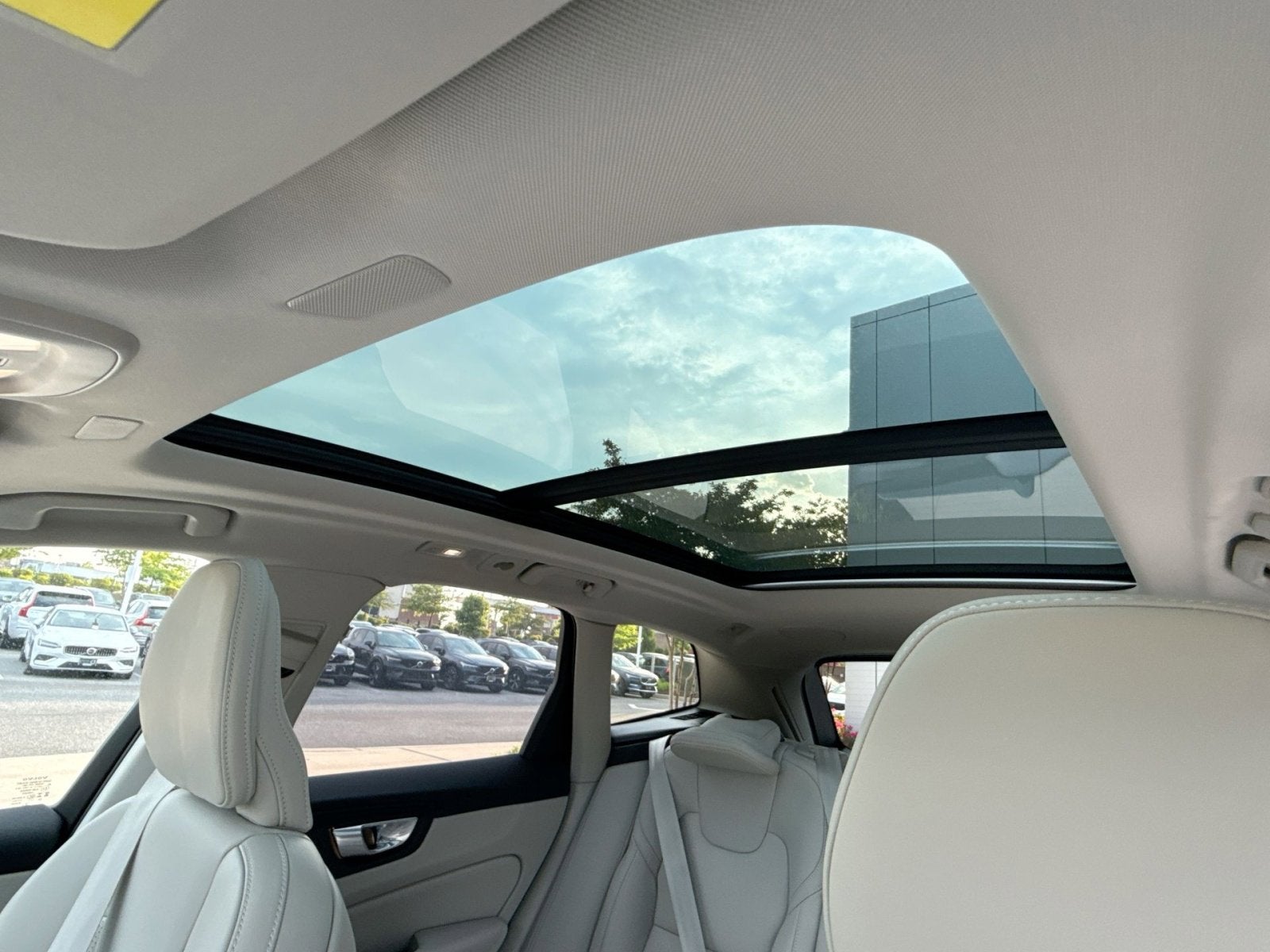 2026 Volvo XC60 B5 Ultra