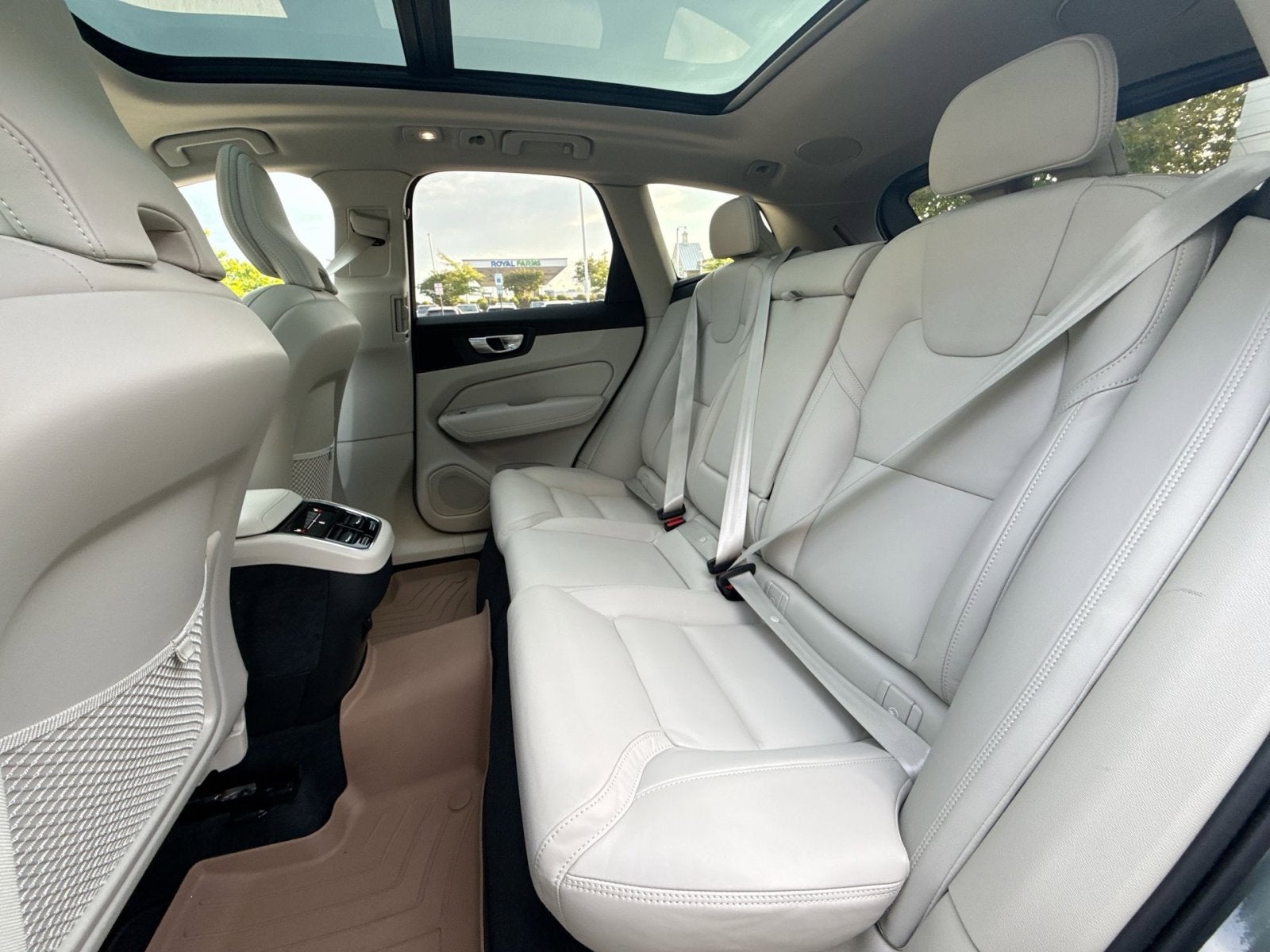 2026 Volvo XC60 B5 Ultra