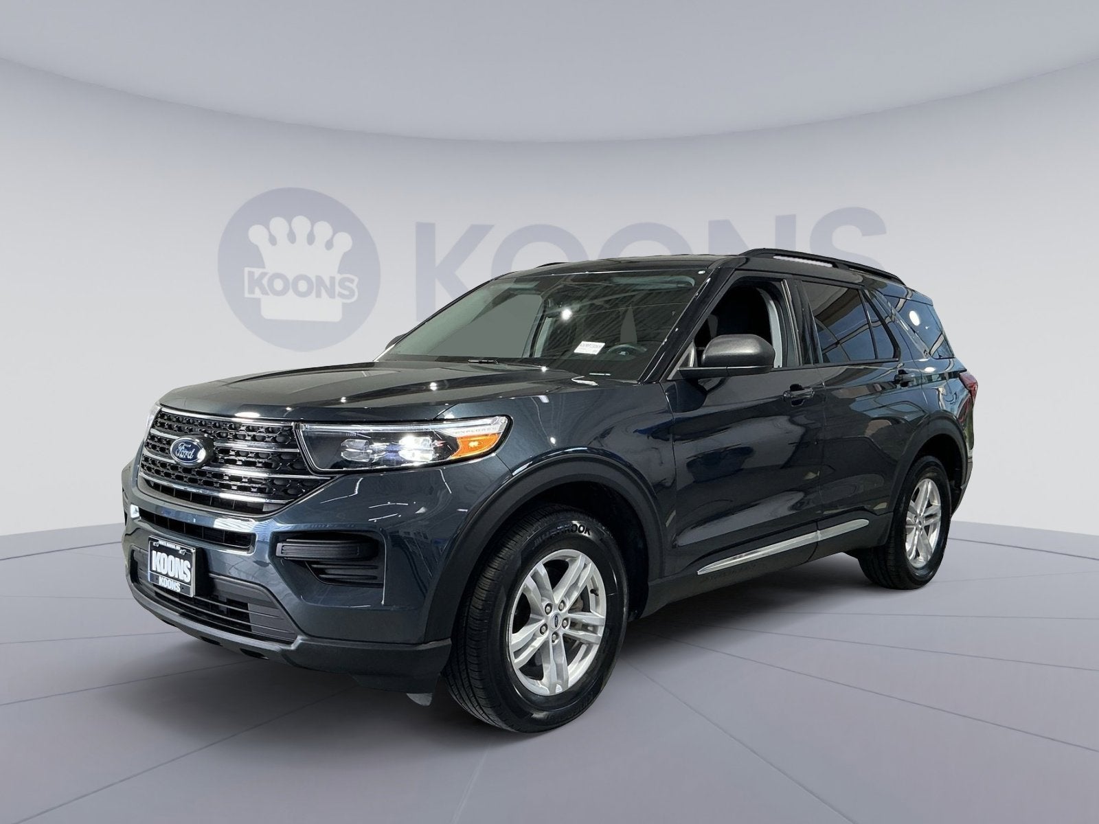 2023 Ford Explorer XLT 4WD's photo