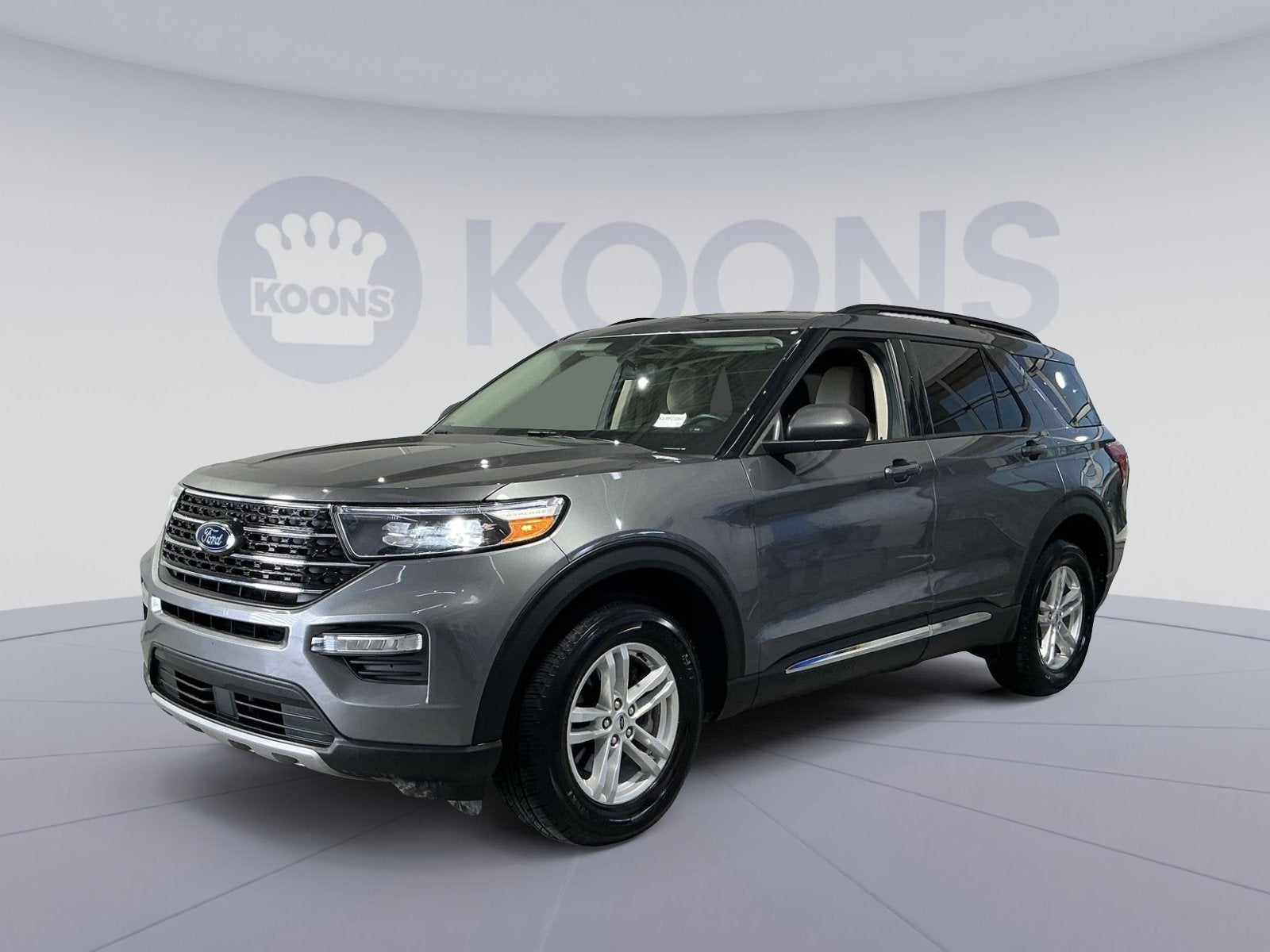 2023 Ford Explorer XLT 4WD's photo