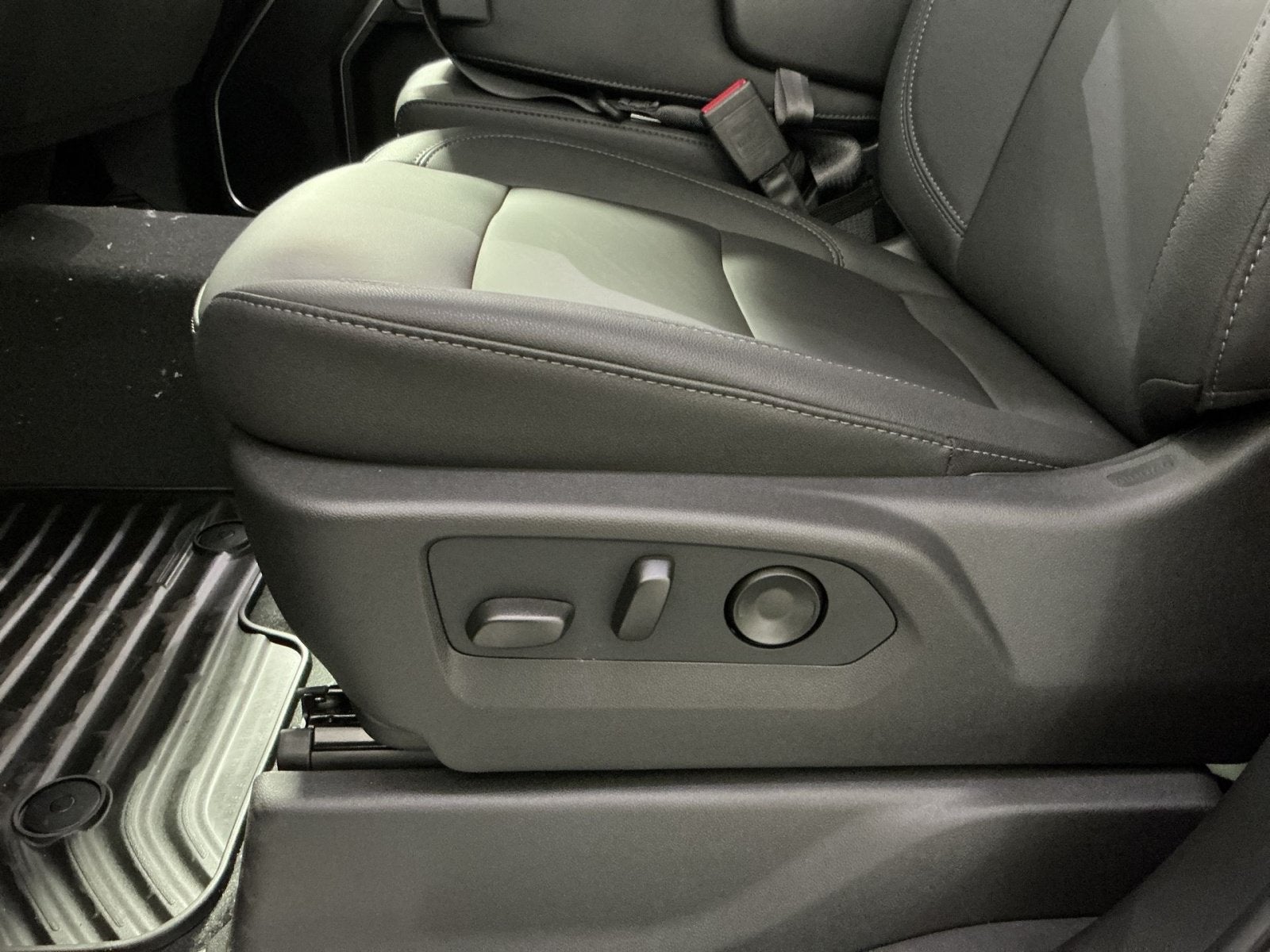 2026 Chevrolet Silverado 1500 LT - Photo 12