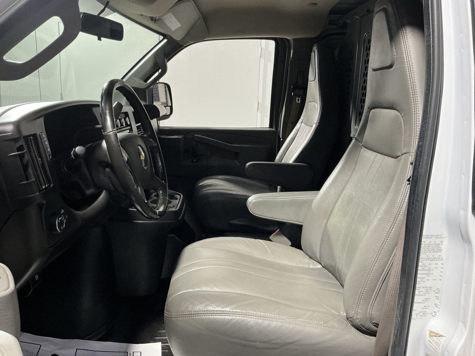 2022 Chevrolet Express Cargo 2500 WT