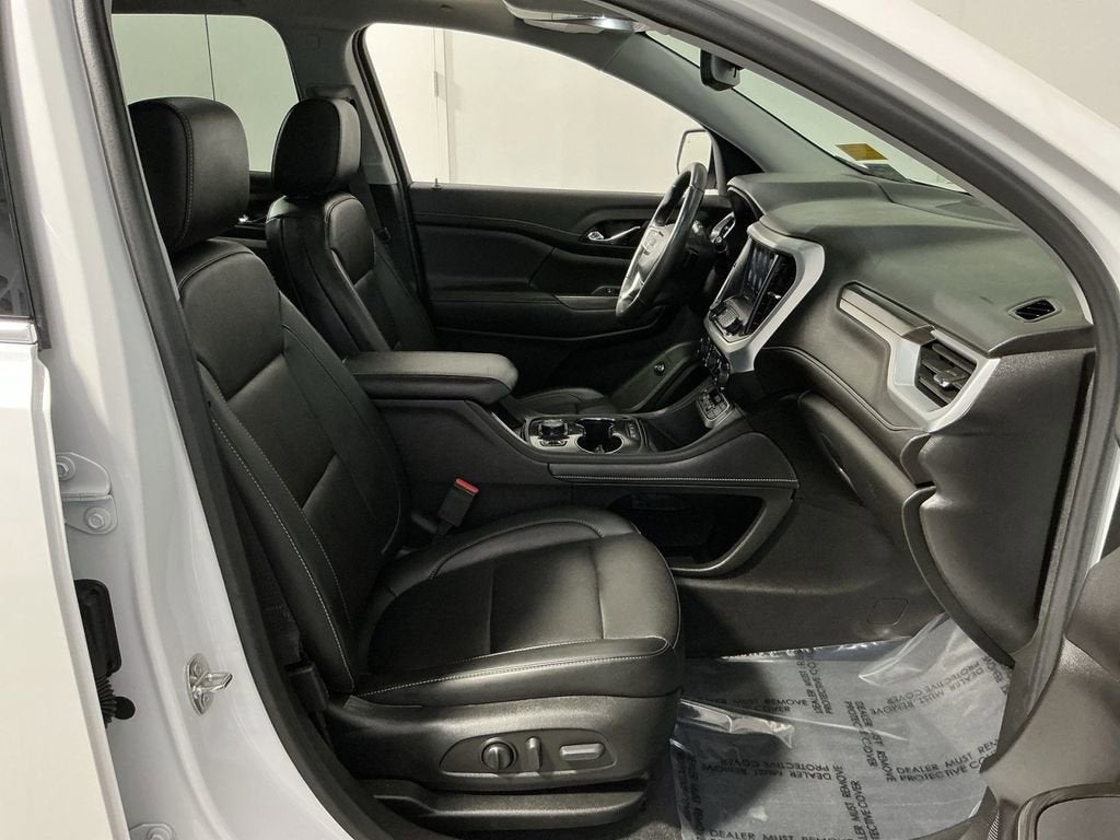 2022 GMC Acadia SLT