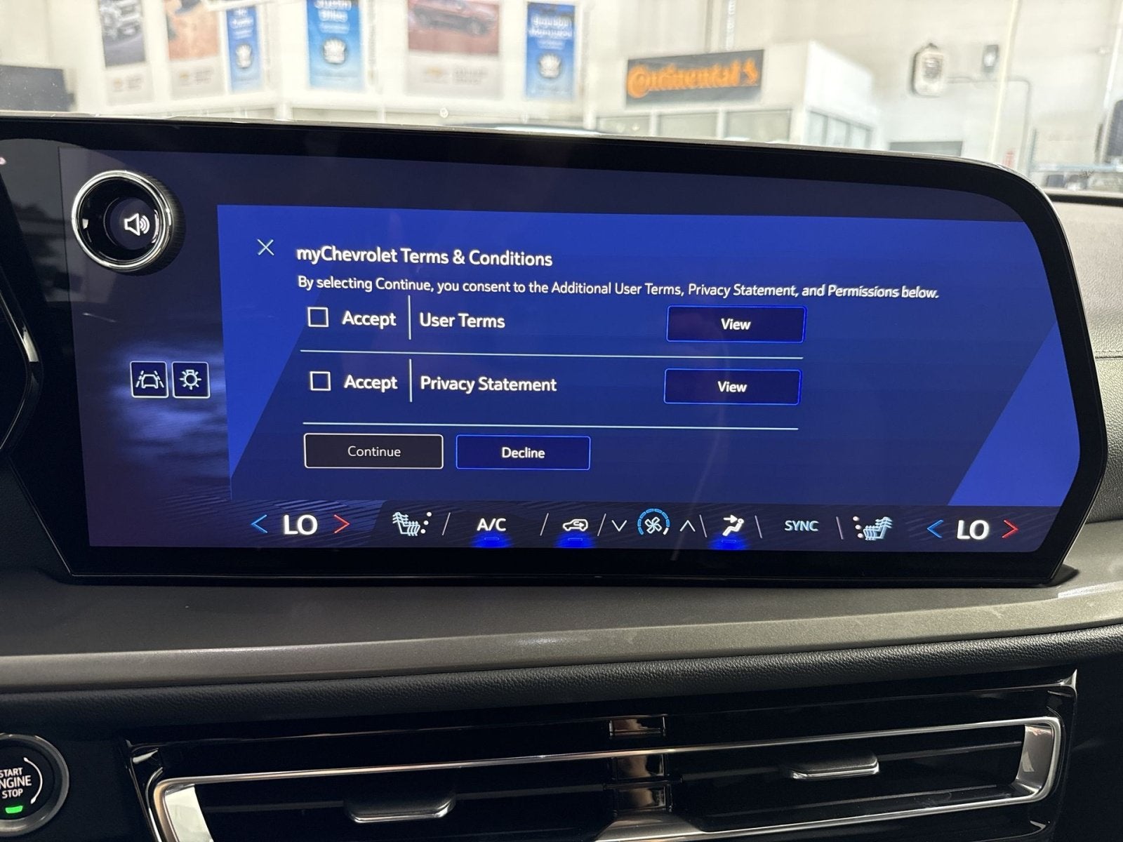 2026 Chevrolet Traverse LT - Photo 18