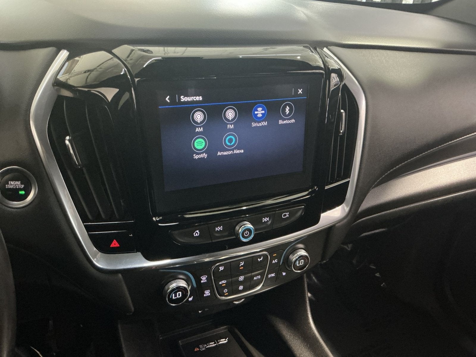2022 Chevrolet Traverse LT Cloth