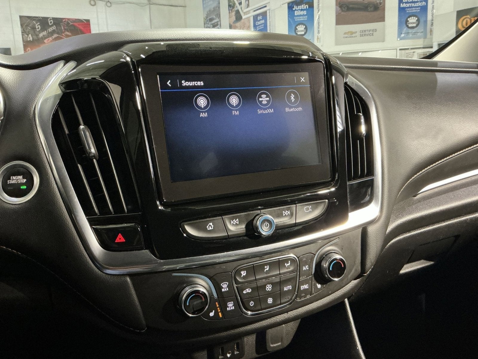 2021 Chevrolet Traverse LT Cloth