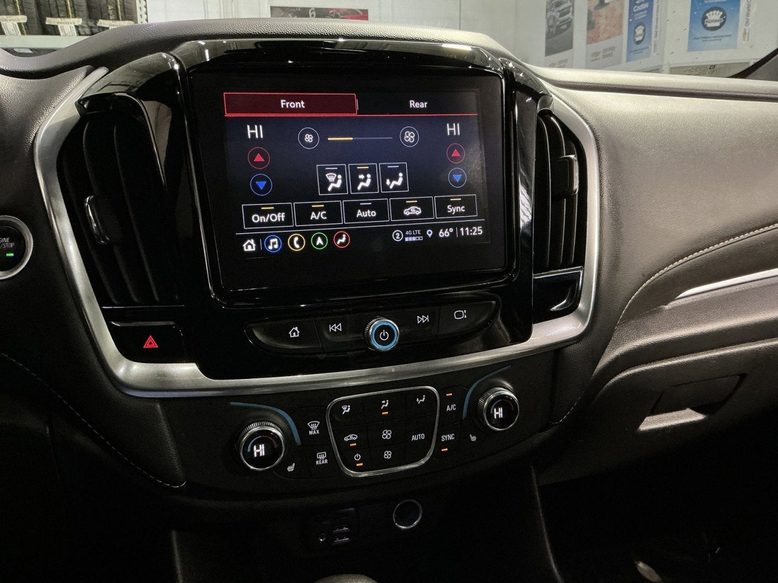 2022 Chevrolet Traverse LT Leather