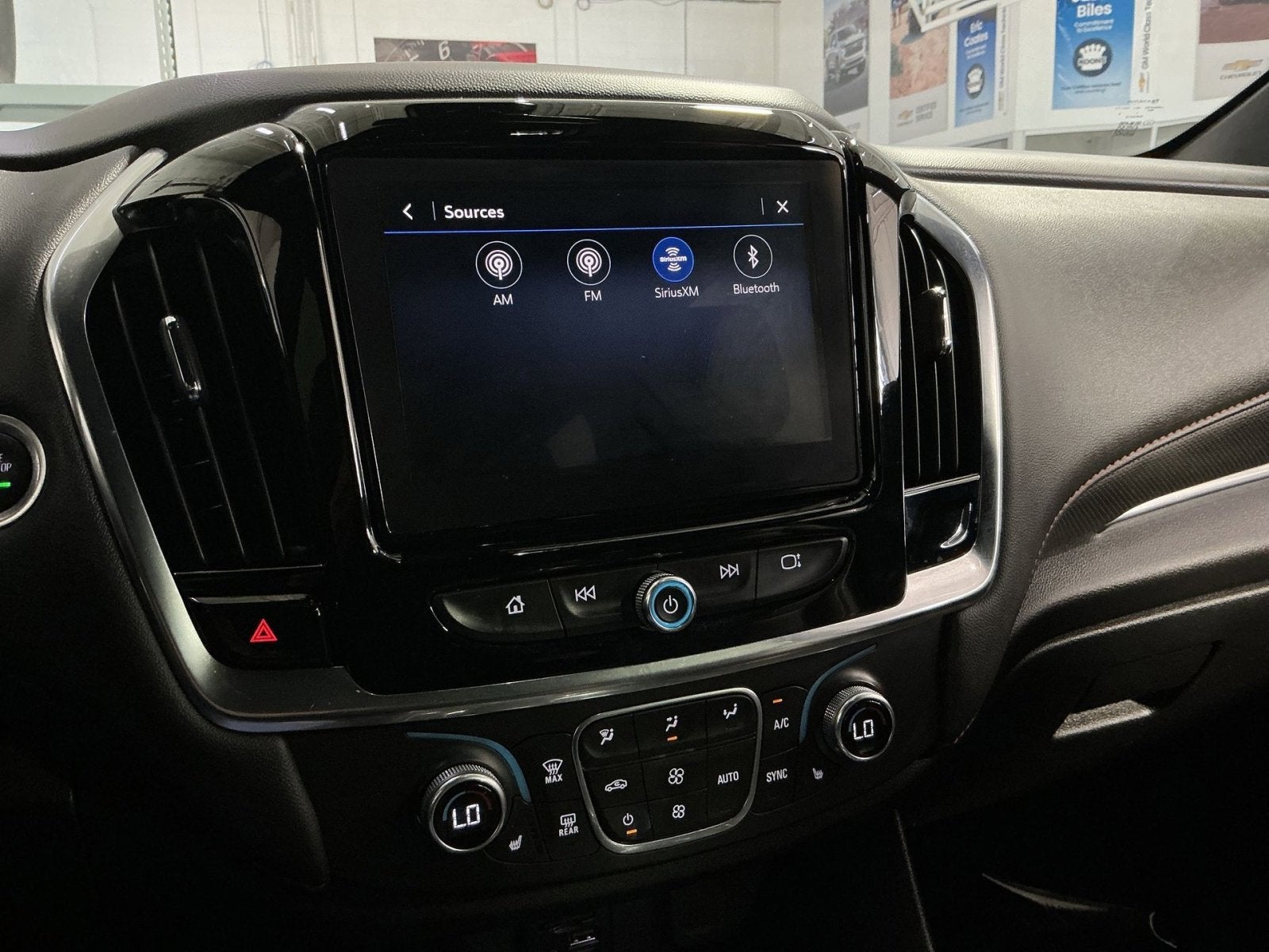 2023 Chevrolet Traverse RS