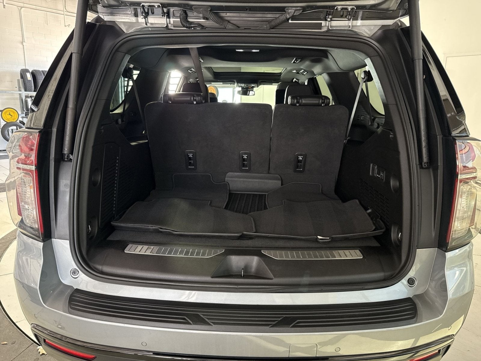 2024 Chevrolet Suburban RST