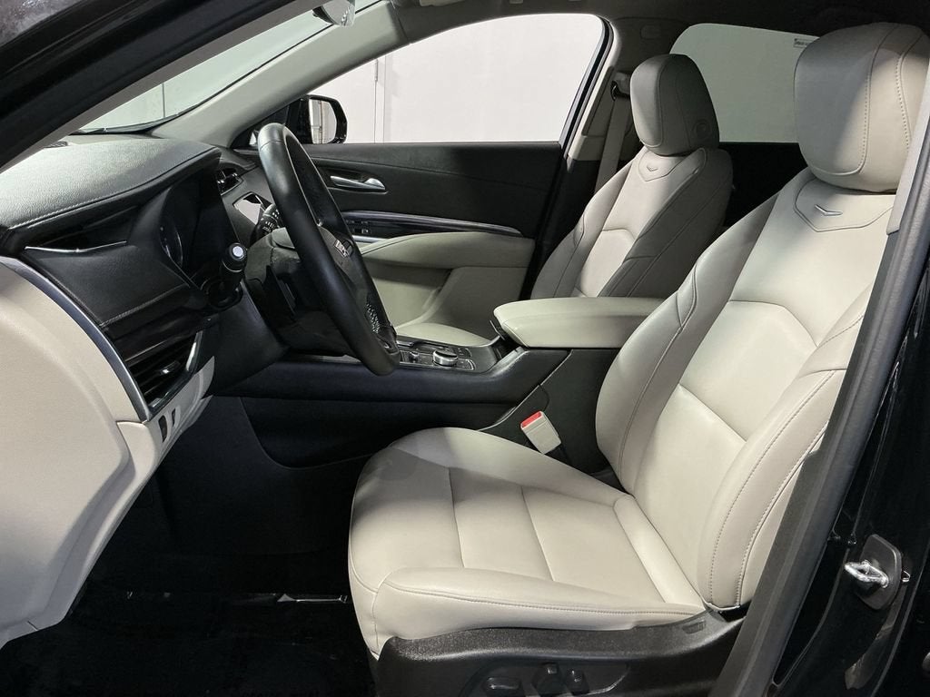 2022 Cadillac XT4 Luxury