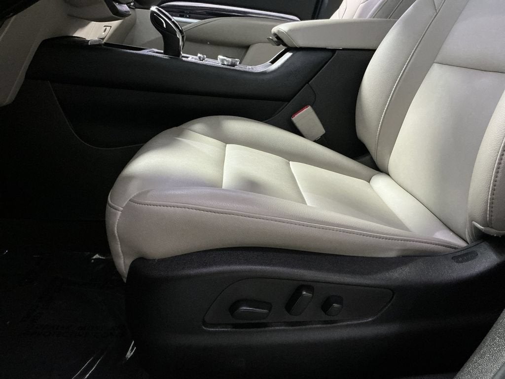 2022 Cadillac XT4 Luxury
