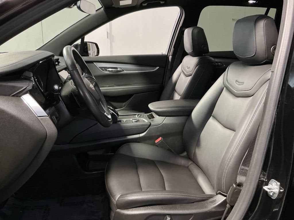 2025 Cadillac XT6 Luxury