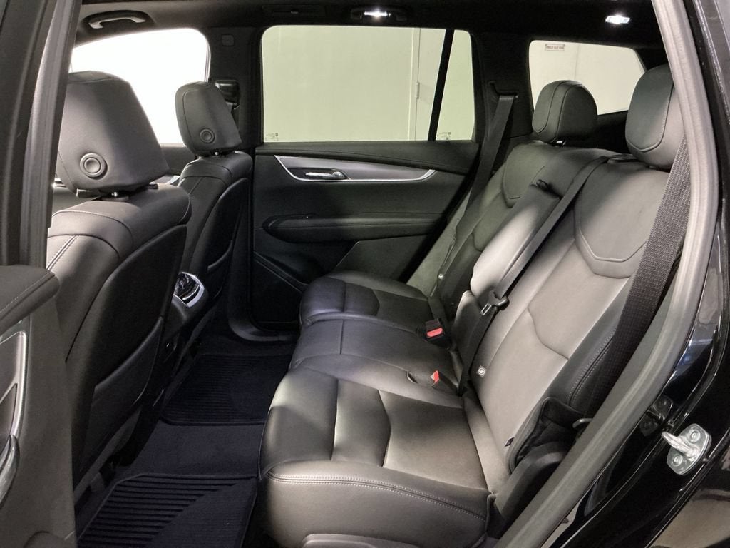 2025 Cadillac XT6 Luxury