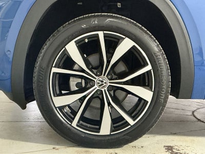 2025 Volkswagen Atlas Cross Sport 2.0T SEL Premium R-Line
