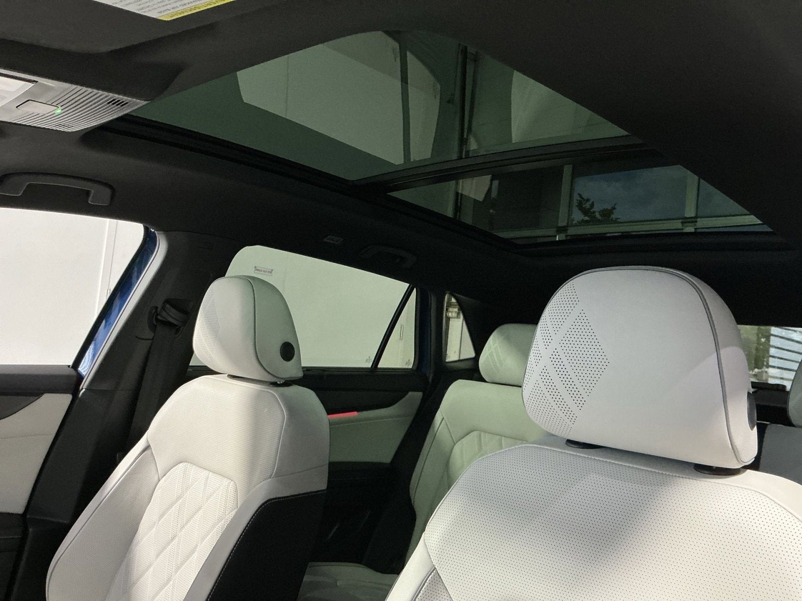 2025 Volkswagen Atlas Cross Sport 2.0T SEL Premium R-Line