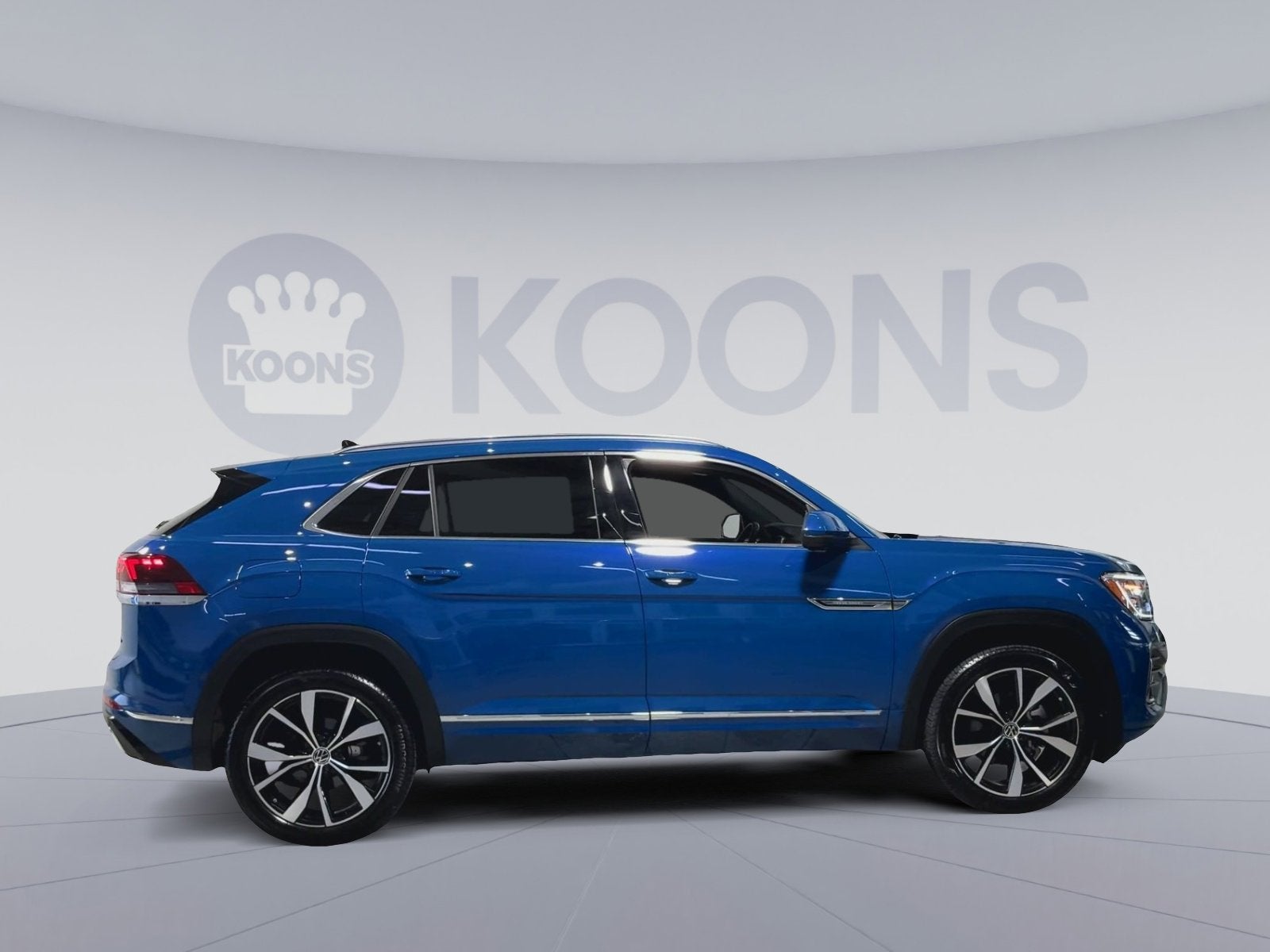 2025 Volkswagen Atlas Cross Sport 2.0T SEL Premium R-Line
