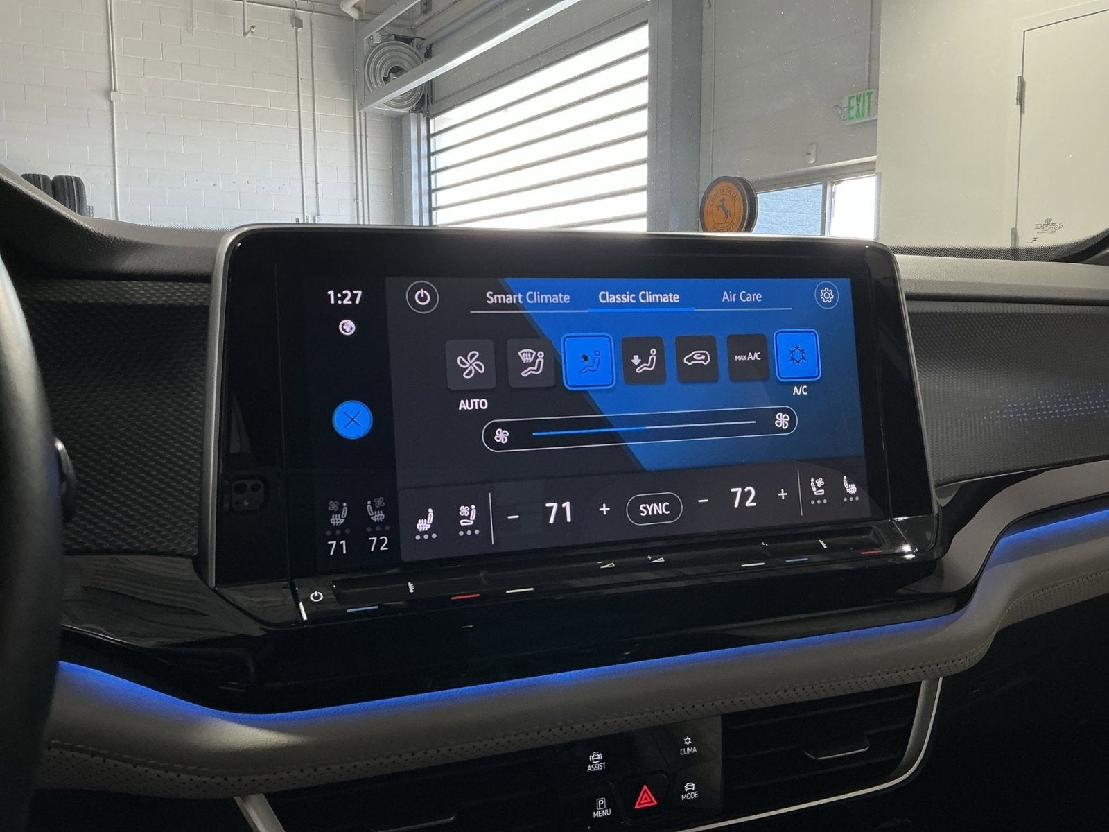 2024 Volkswagen Atlas Cross Sport 2.0T SEL Premium R-Line