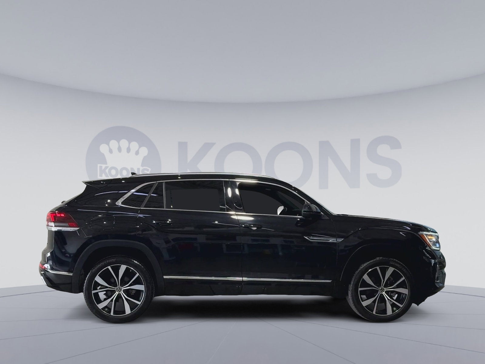 2024 Volkswagen Atlas Cross Sport 2.0T SEL Premium R-Line