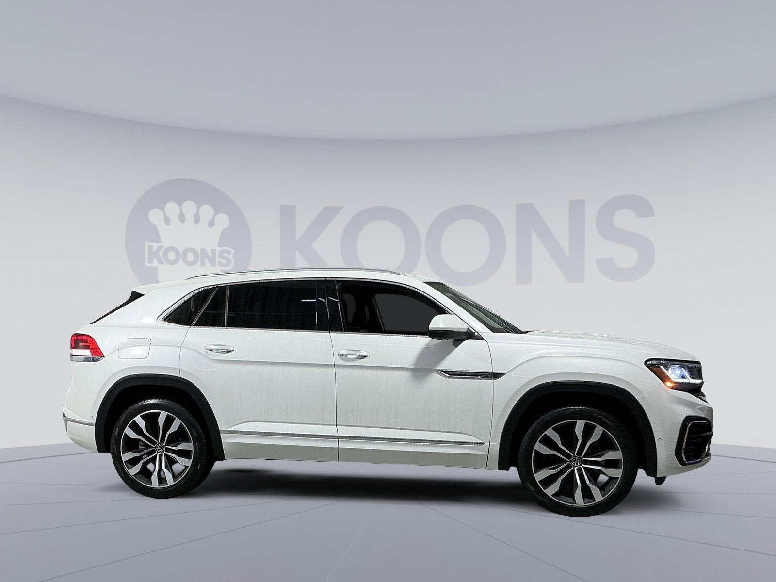 2022 Volkswagen Atlas Cross Sport 3.6L V6 SEL Premium R-Line
