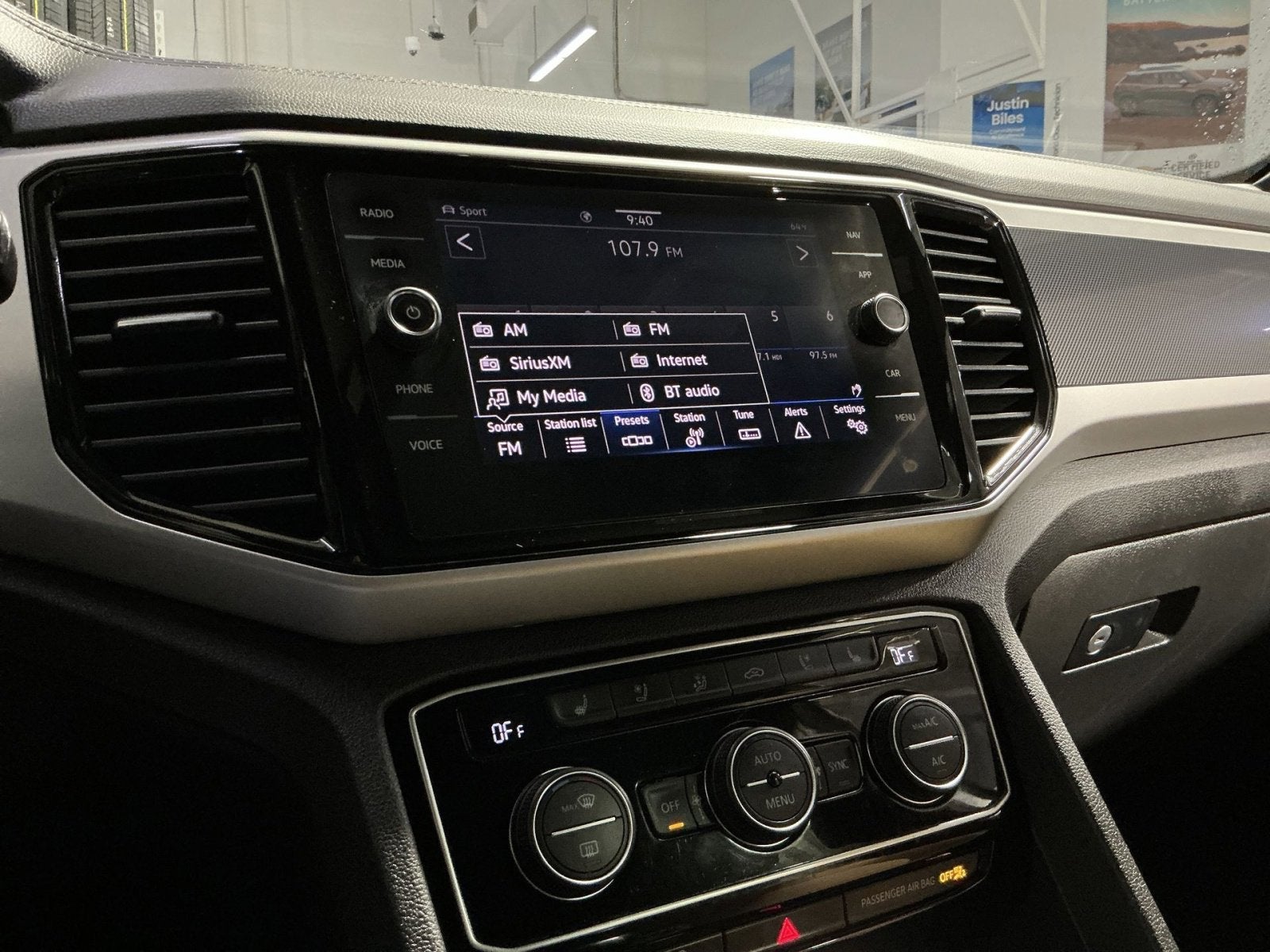 2022 Volkswagen Atlas Cross Sport 3.6L V6 SEL Premium R-Line