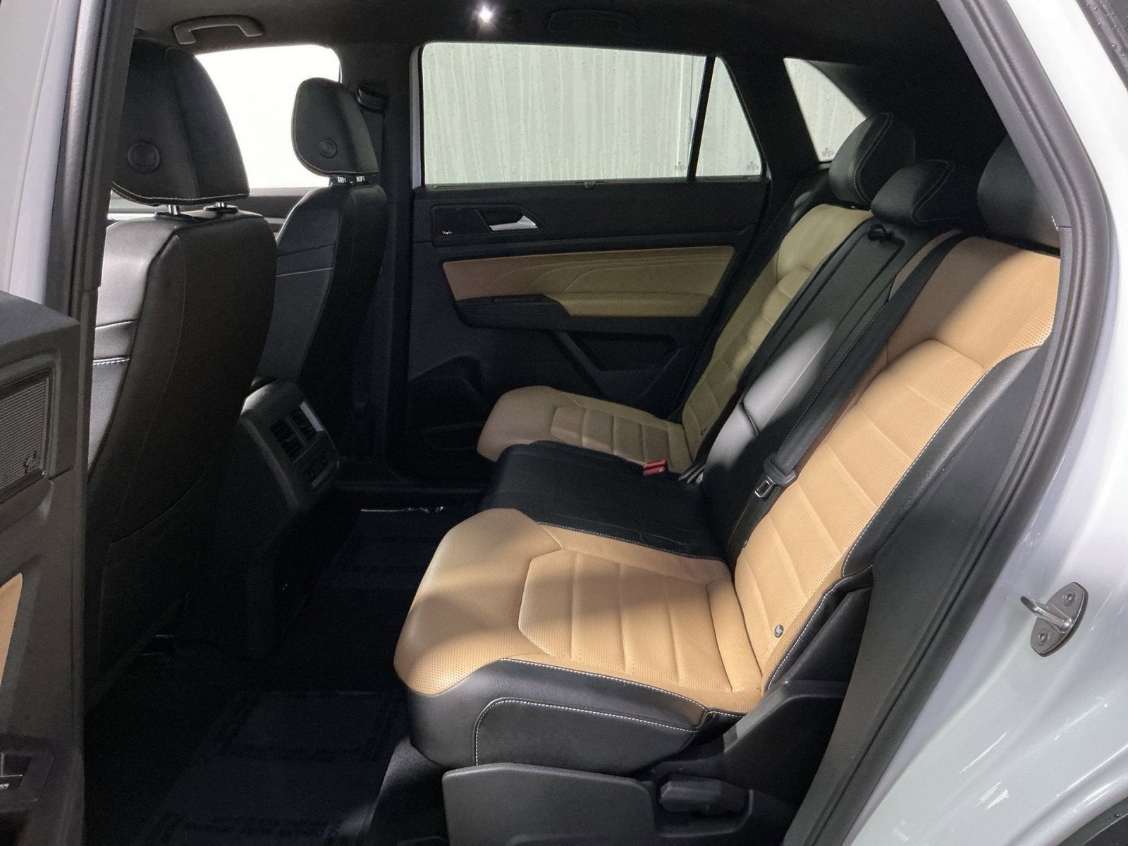 2022 Volkswagen Atlas Cross Sport 3.6L V6 SEL Premium R-Line