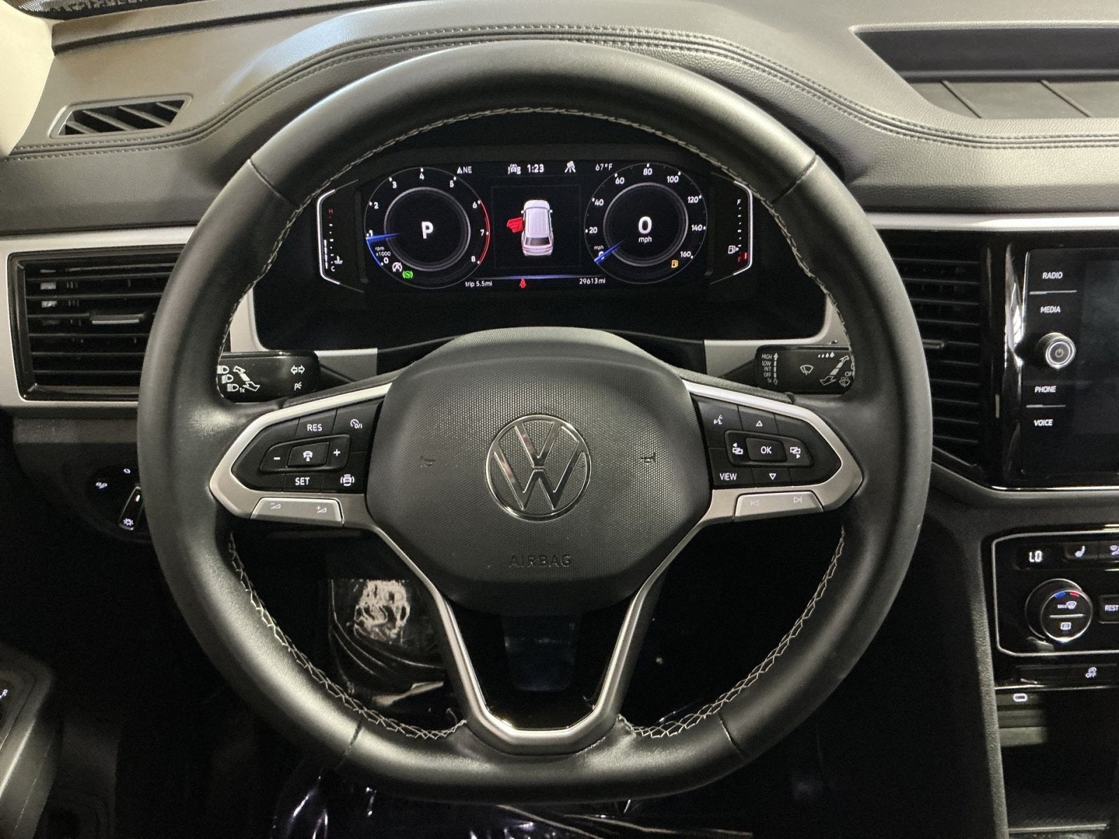 2023 Volkswagen Atlas 3.6L V6 SE w/Technology