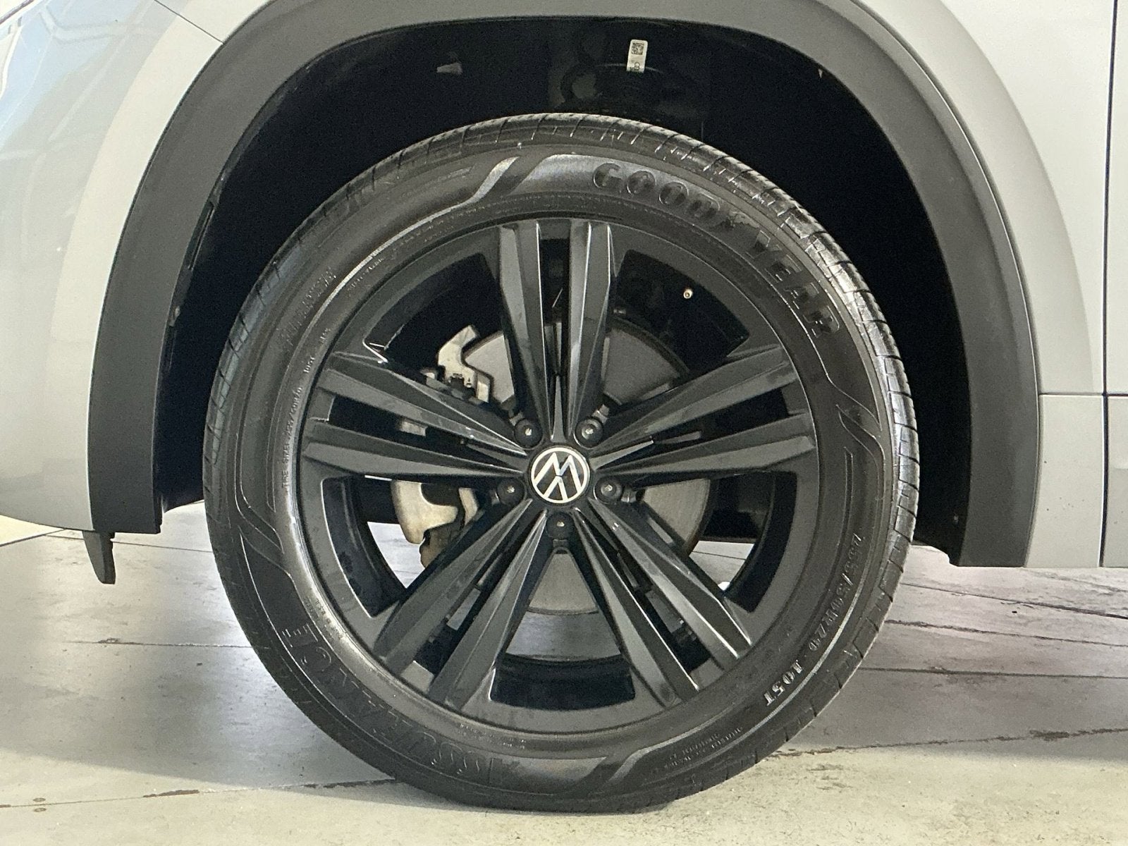 2023 Volkswagen Atlas Cross Sport 2.0T SEL R-Line Black