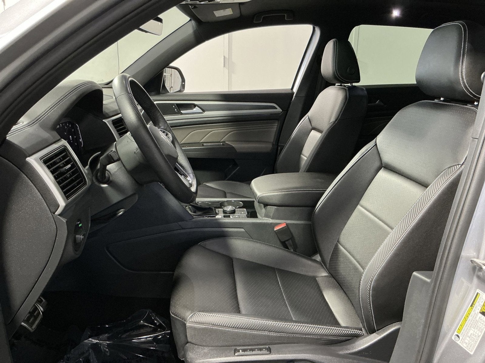 2023 Volkswagen Atlas Cross Sport 2.0T SEL R-Line Black