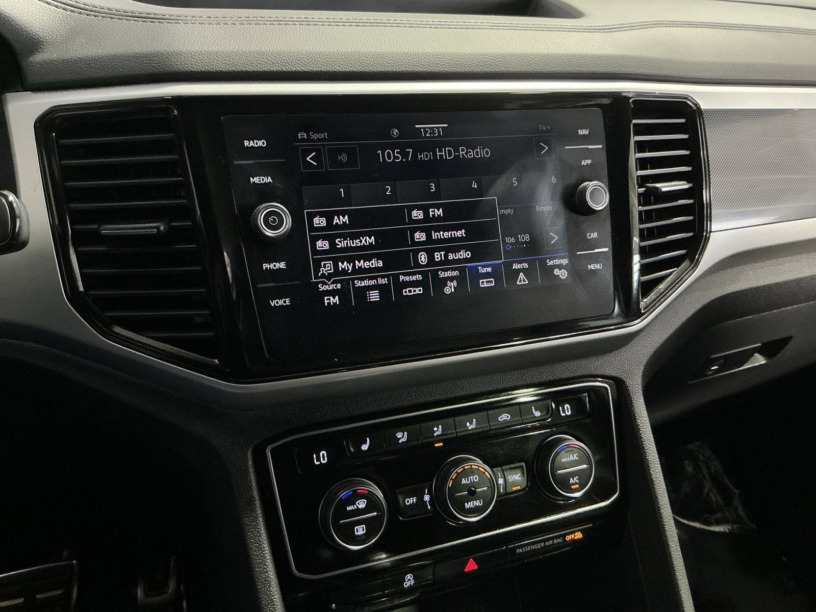 2023 Volkswagen Atlas Cross Sport 2.0T SEL R-Line Black