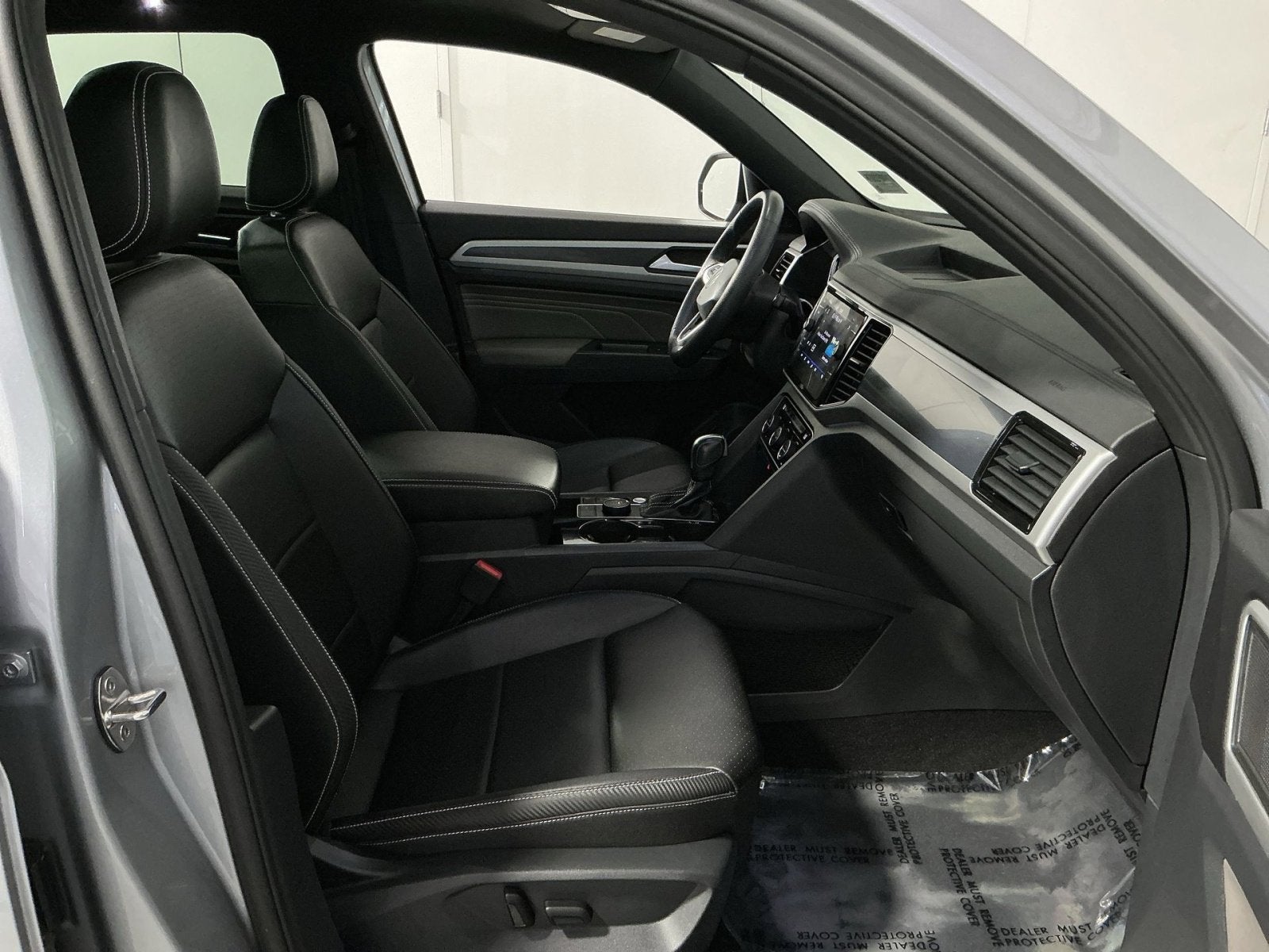 2023 Volkswagen Atlas Cross Sport 2.0T SEL R-Line Black