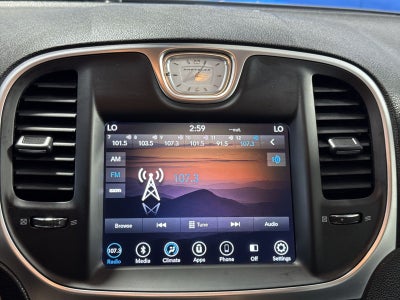 2019 Chrysler 300 Touring