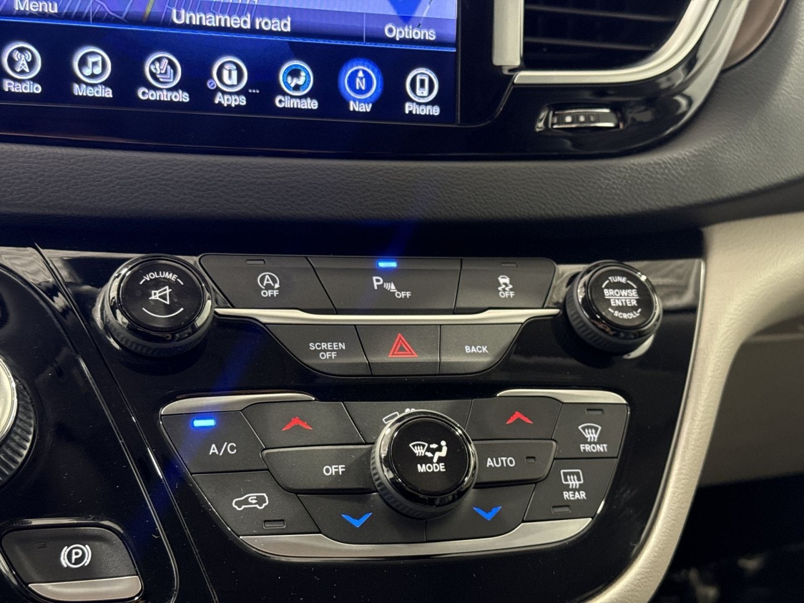 2017 Chrysler Pacifica Touring-L Plus