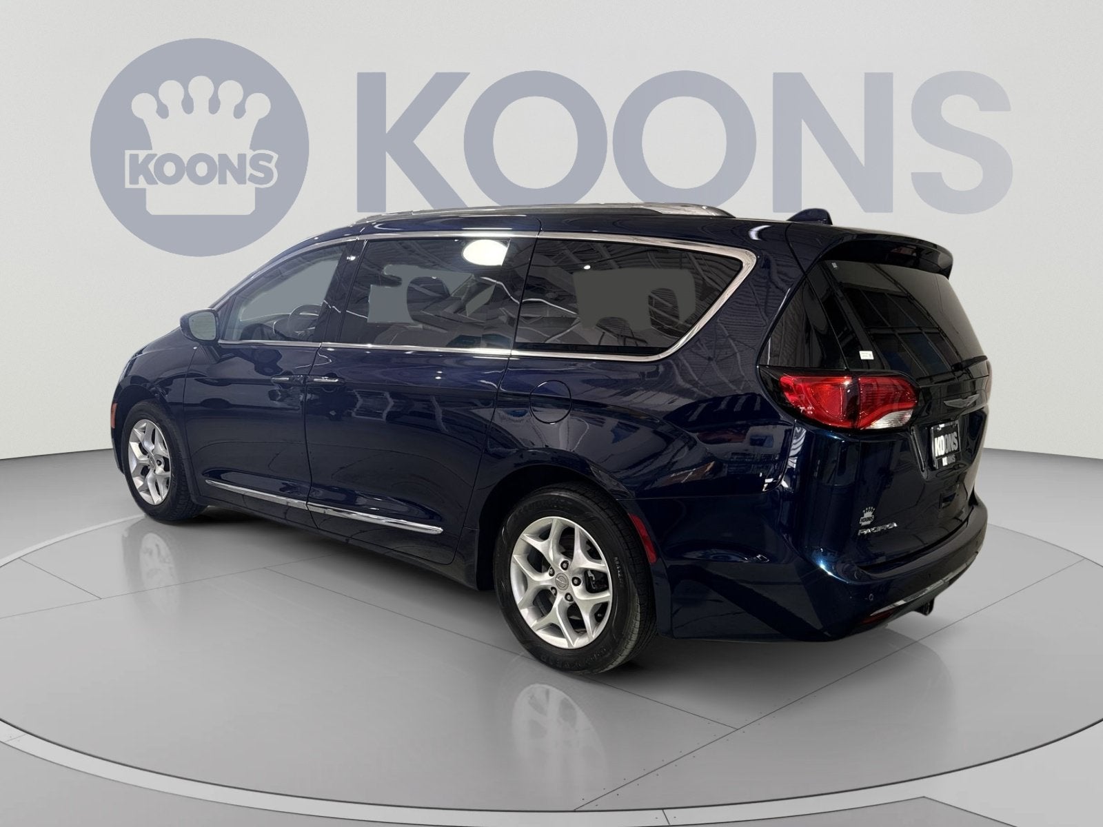 2017 Chrysler Pacifica Touring-L Plus