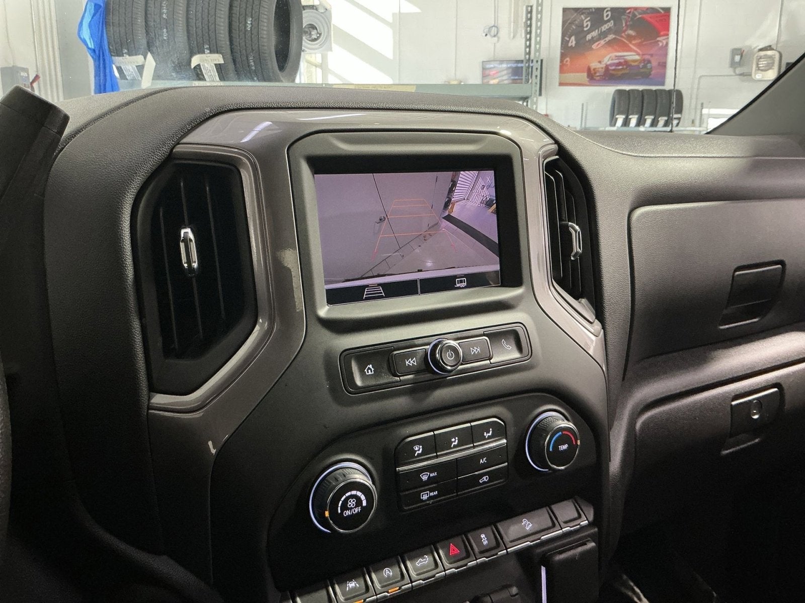 2022 Chevrolet Silverado 1500 Custom Trail Boss